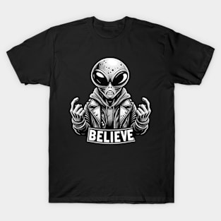 alien are real, alien with the text believe in black and white T-Shirt